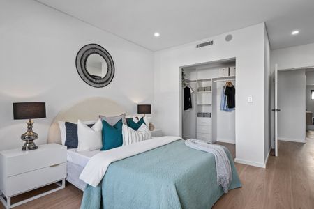 Brand New Luxury Four Bedroom Townhouse - First Time Offered - Photo 3