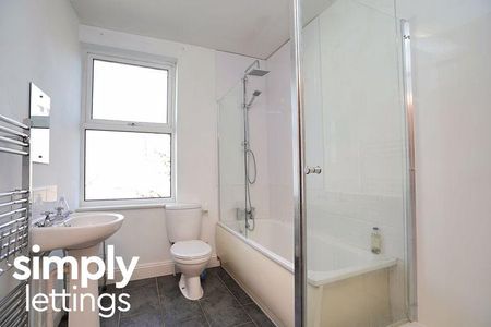 2 bedroom maisonette to rent - Photo 4