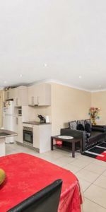 6A Fuchsia Place, Bossley Park NSW - Photo 3