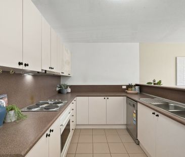 North Facing 2 Bedroom Apartment - Photo 2