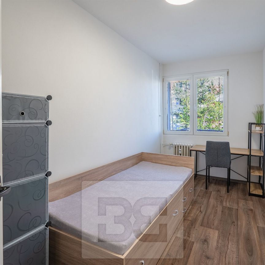 Pronájem bytu 3+1 63 m² - Photo 1