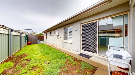 Stunning 5 Bedroom Home in Delroy Park - Photo 2