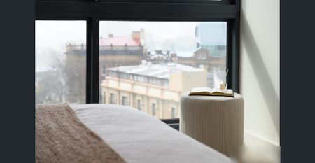 Fantastic north facing, sunny 2 bedder. Freshly painted and carpeted - Photo 2