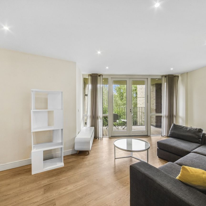 2 Bed Flat, Jardin House, SE17 - Photo 1