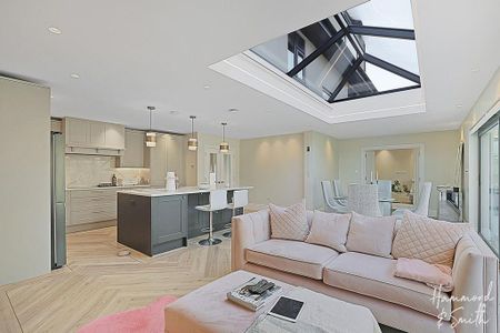 6 bedroom detached house to rent - Photo 2