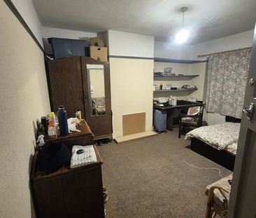 2 Bed Detached House, Redclyffe Avenue, M14 - Photo 3