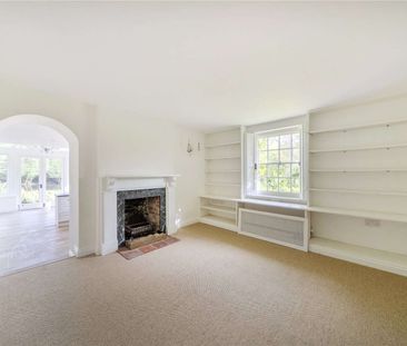 A charming four bedroom home with a self-contained one bedroom annexe. - Photo 3