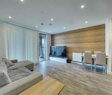 Woodall Road, Enfield, EN3 - Photo 2