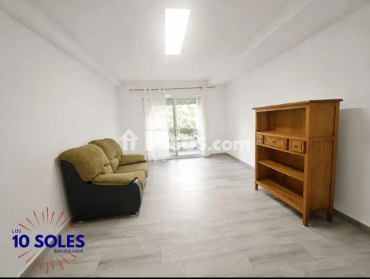 Apartamento en alquiler en Núcleo Urbano - Photo 1