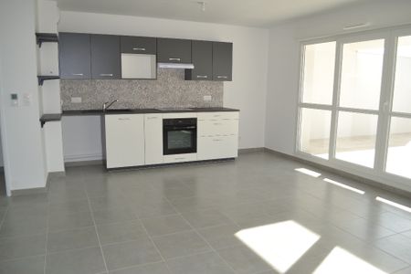 Location Appartement 4 pièces 78m² PERPIGNAN 66000 - Photo 3