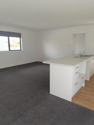 Beautifully presented new property - Photo 1