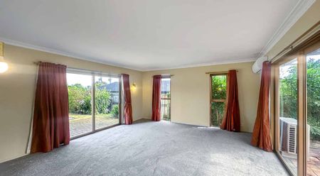 Charming 3-Bedroom Family Home for Lease in Farm Cove - Photo 5