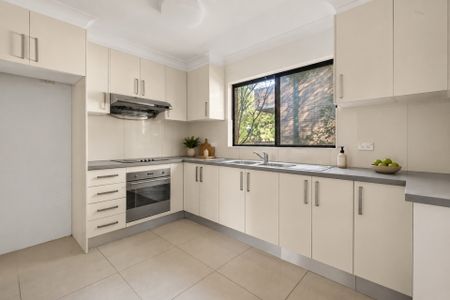 Spacious 2 Bedroom Apartment with Huge Balcony - Photo 5