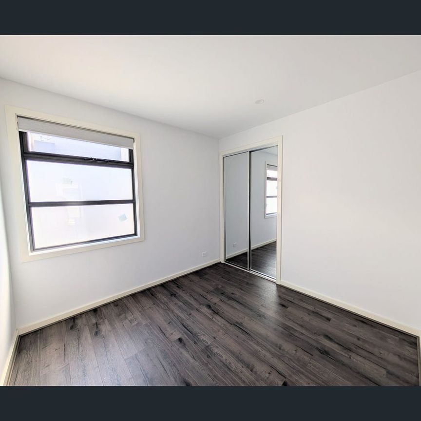 5/69 Danwview Crescent, Roxburgh Park, Vic 3064 - Photo 1