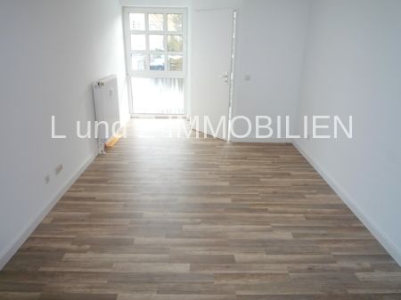 *** Helle 2 Zimmer EG-Wohnung mit Einbau-Küche *** - Photo 1
