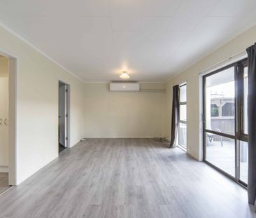 4 Bedroom Home Near the University - Modern & Comfortable - Photo 5