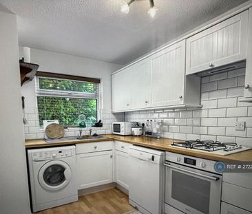 2 bedroom semi-detached house to rent - Photo 5