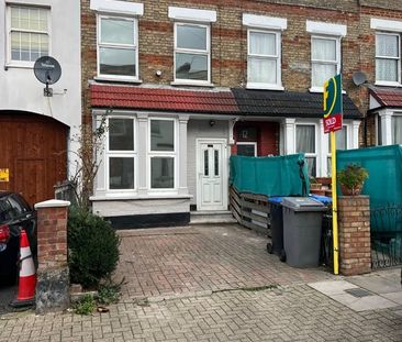 4 Bed Semi-Detached House, Rucklidge Avenue, NW10 - Photo 6