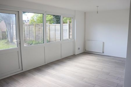 3 bedroom terraced house to rent - Photo 2