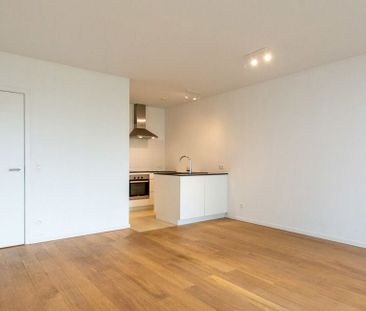 Appartement te huur in Antwerpen voor € 985 met 1 slaapkamer - Foto 2