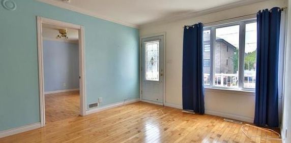 Grand 5 1/2, très propre disponible immédiatement - Photo 2