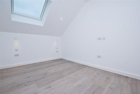 1 bedroom penthouse to rent - Photo 3