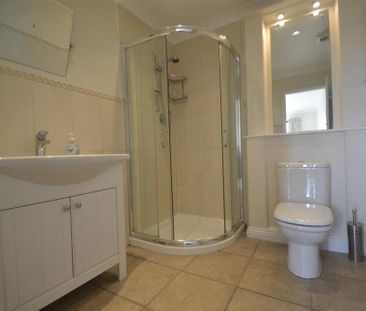 4 bedroom semi-detached house to rent - Photo 3