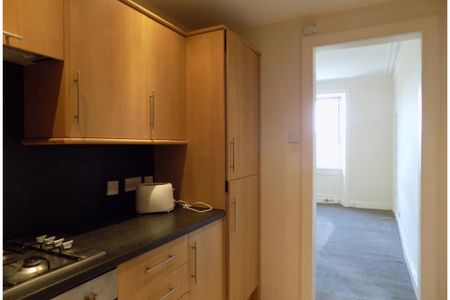 2 bed flat for rent in The Shore - Photo 2