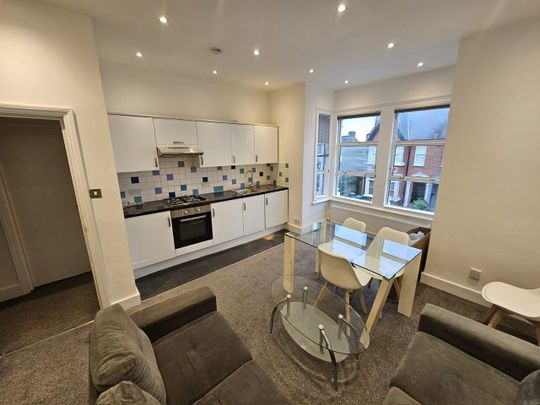 Greenhill Road, Harlesden, NW10 8UD, London - Photo 1