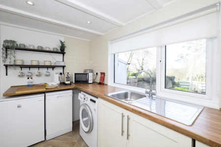 St Hilary, Penzance, TR20 - Photo 3