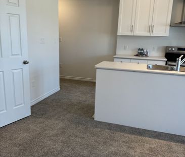 For Lease - 55 lomond Lane, Kitchener, Ontario - Photo 2