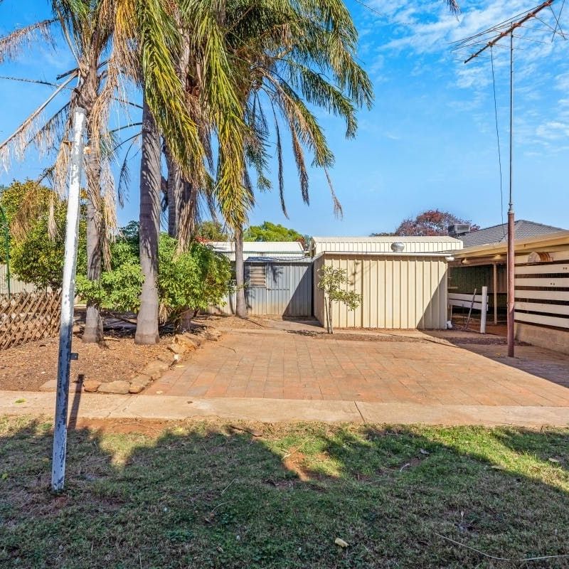 14 Edward Crescent - Photo 1