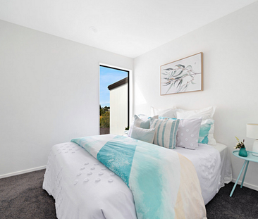 Modern & Stylish Living In Glen Eden - Photo 3