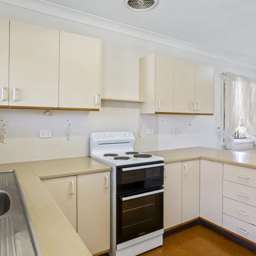 173 Macdonnell Road, - Photo 1