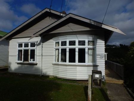 Sunny and spacious character house - Photo 3