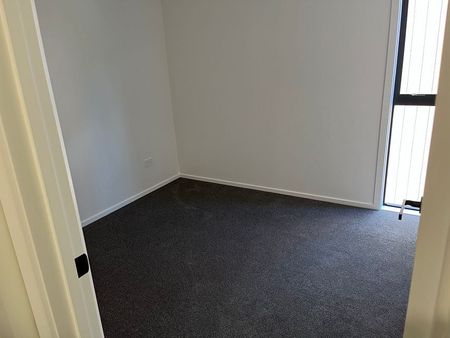 Brand new townhouse - Photo 5