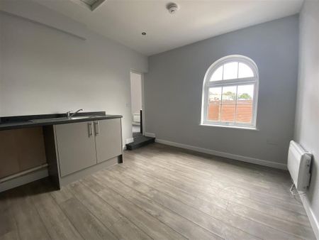 1 bedroom flat to rent - Photo 4
