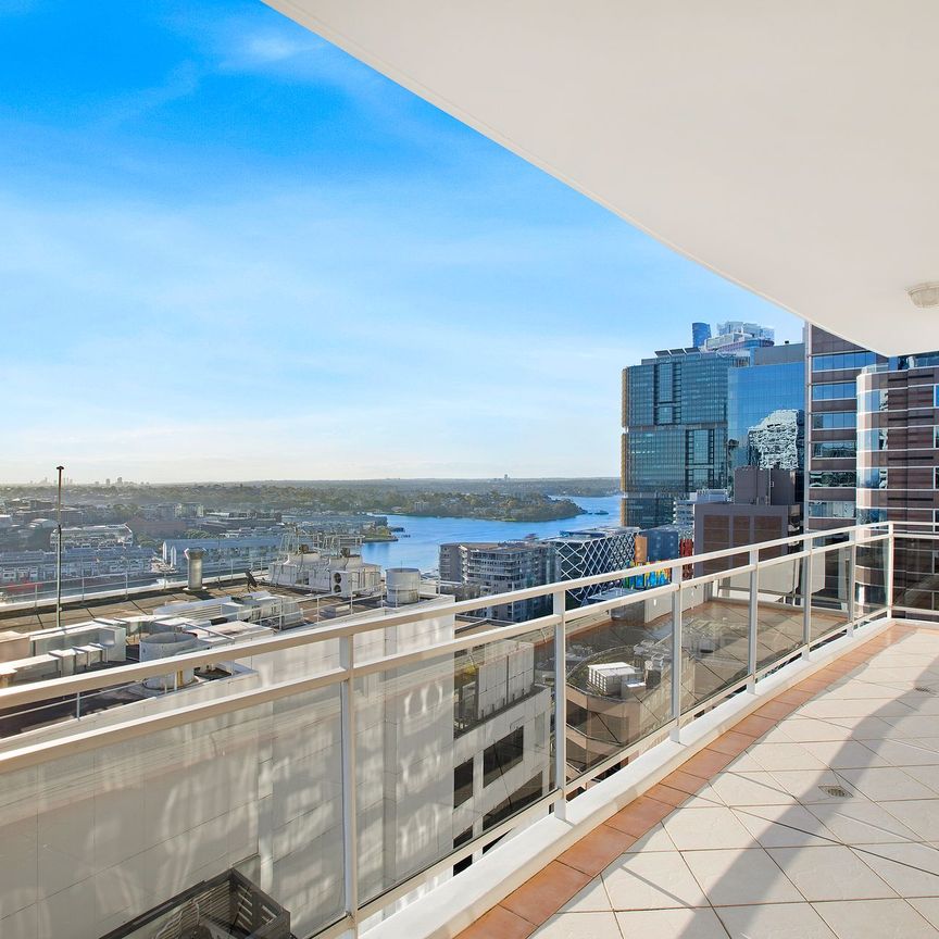 A Two Bedroom Apartment with Darling Habour Views - Photo 1