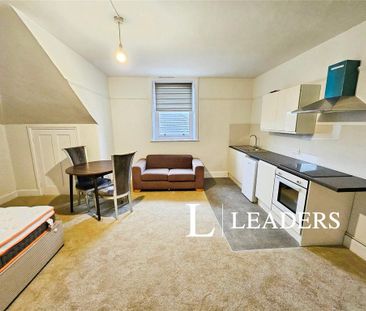 Studio to rent - Photo 5