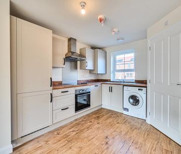 Ilex Drive,Fiddington Fields, Tewkesbury, Gloucestershire - Photo 6