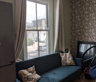 Room in a Shared Flat, Agar Grove, NW1 - Photo 2