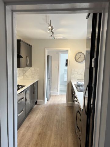 5 Bed Semi-Detached House, Lawn Road, BS16 - Photo 5