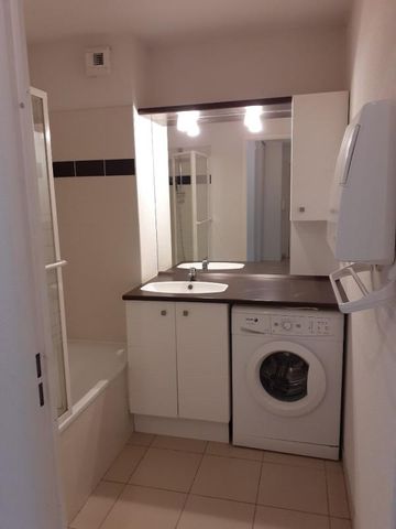 Location Appartement 3 pièces 66m² LE HAILLAN 33185 - Photo 2