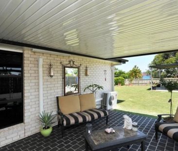 Large Family Home + Shed! - Photo 6