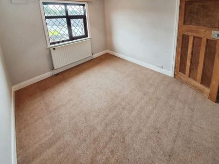 2 bedroom end of terrace house to rent - Photo 2