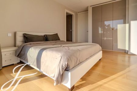 Maison à louer Roquefort Les Pins, Cote d'Azur, France12 000 EUR / Mois - Photo 3