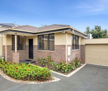 LOVELY THREE BEDROOM HOME - Photo 6