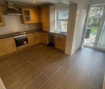 4 Bedroom House To Let - Photo 6