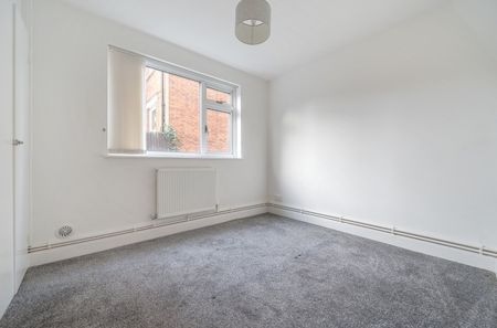Flat to rent - Hadlow Road, Sidcup, DA14 - Photo 2