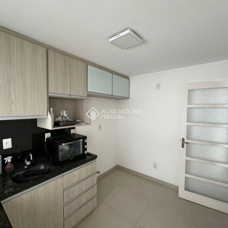 Apartamento com 2 quartos e 67m² para alugar em Santa Cecília, Porto Alegre. - Photo 1